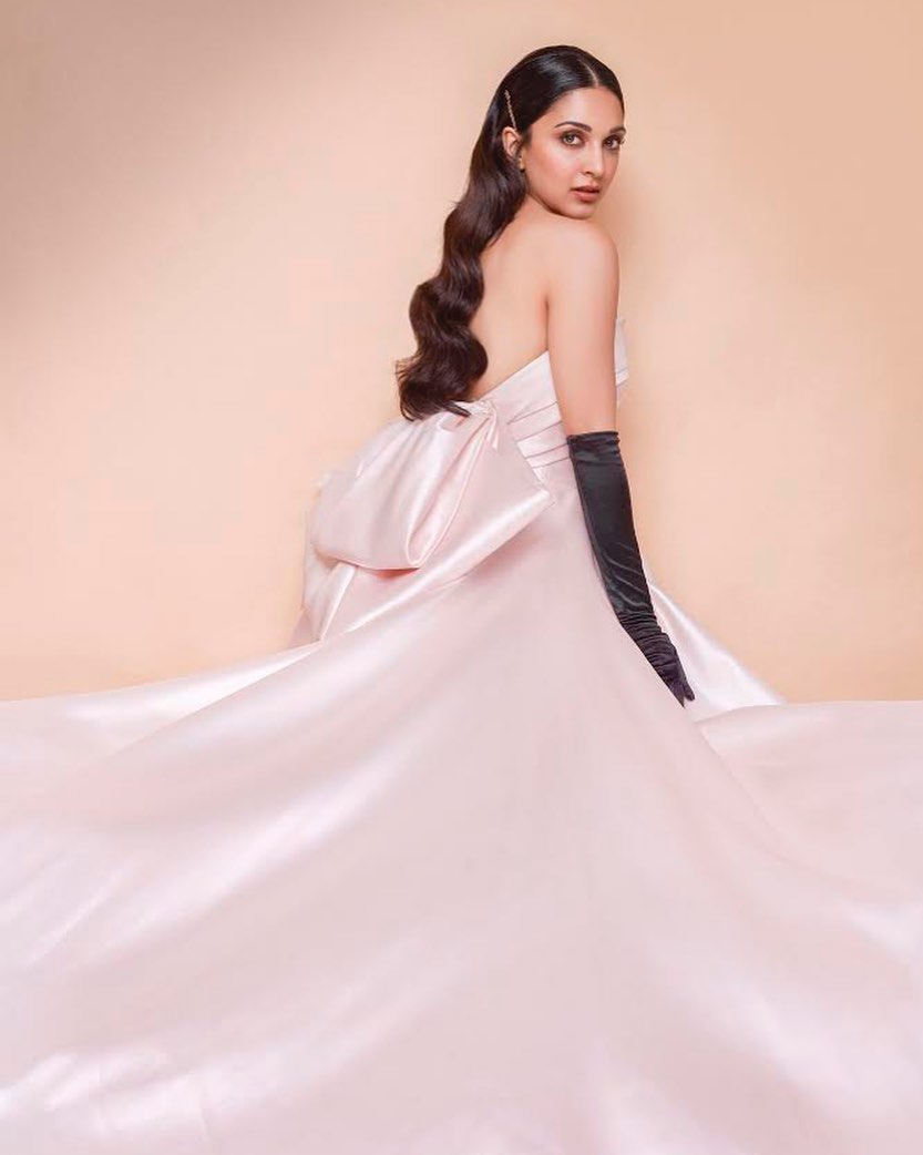 bASWONfcj.js - kiara advani 42